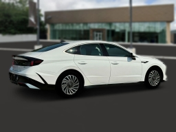 Hyundai Sonata Hybrid SEL FWD 2025