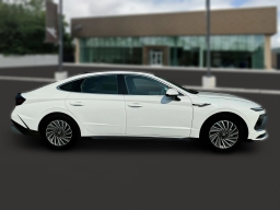 Hyundai Sonata Hybrid SEL FWD 2025