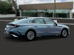 Hyundai Sonata Hybrid SEL FWD 2025