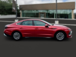 Hyundai Sonata Hybrid SEL FWD 2025