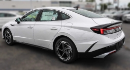 Hyundai Sonata SEL Sport FWD 2026