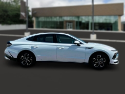 Hyundai Sonata SEL FWD 2025