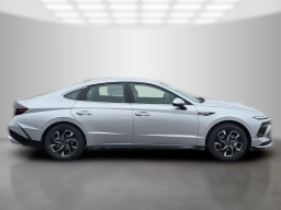 Hyundai Sonata SEL FWD 2025