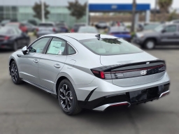 Hyundai Sonata SEL FWD 2025