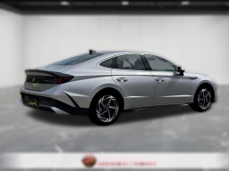 Hyundai Sonata SEL Sport FWD 2026