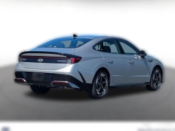 Hyundai Sonata SEL Sport FWD 2026