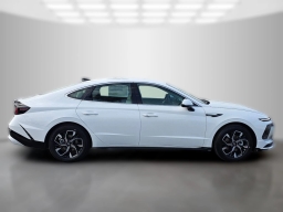 Hyundai Sonata SEL FWD 2025