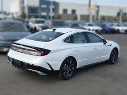 Hyundai Sonata SEL FWD 2025