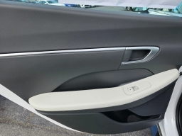Hyundai Sonata SEL FWD 2025