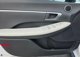 Hyundai Sonata SEL FWD 2025