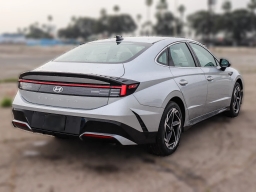 Hyundai Sonata SEL Sport FWD 2026