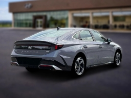 Hyundai Sonata SEL Sport FWD 2026