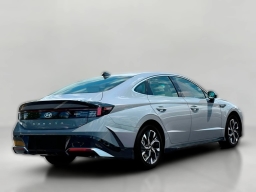 Hyundai Sonata SEL FWD 2025