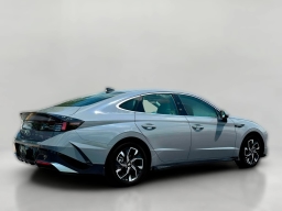 Hyundai Sonata SEL FWD 2025