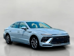 Hyundai Sonata SEL FWD 2025