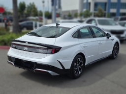 Hyundai Sonata SEL FWD 2025