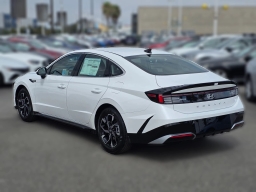 Hyundai Sonata SEL FWD 2025
