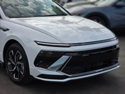 Hyundai Sonata SEL FWD 2025
