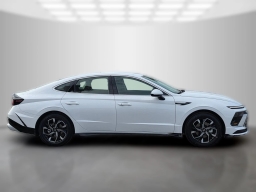 Hyundai Sonata SEL FWD 2025