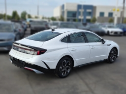 Hyundai Sonata SEL FWD 2025