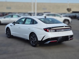 Hyundai Sonata SEL FWD 2025