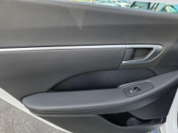 Hyundai Sonata SEL FWD 2025