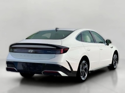 Hyundai Sonata SEL Sport FWD 2026