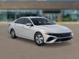 Hyundai Elantra SE Sedan 2026