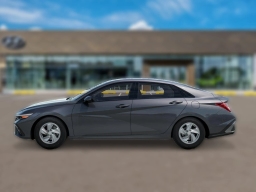 Hyundai Elantra SE Sedan 2026