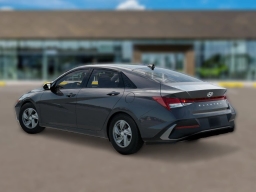 Hyundai Elantra SE Sedan 2026