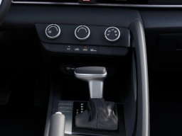 Hyundai Elantra SE Sedan 2026
