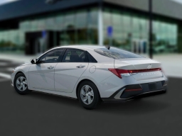Hyundai Elantra SE Sedan 2026