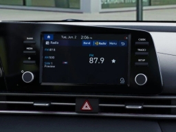 Hyundai Elantra SE Sedan 2026