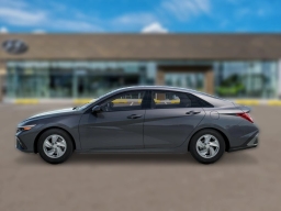 Hyundai Elantra SE Sedan 2026