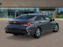 Hyundai Elantra SE Sedan 2026