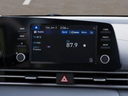 Hyundai Elantra SE Sedan 2026