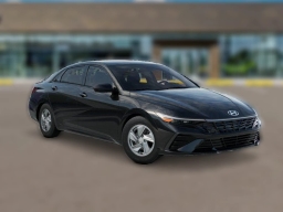 Hyundai Elantra SE Sedan 2026
