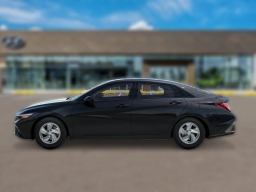 Hyundai Elantra SE Sedan 2026