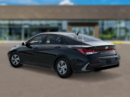 Hyundai Elantra SE Sedan 2026