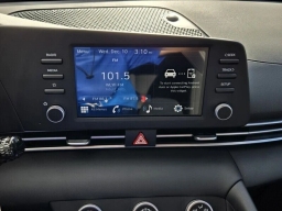 Hyundai Elantra SE Sedan 2026