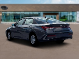 Hyundai Elantra SE Sedan 2026