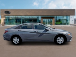 Hyundai Elantra SE Sedan 2026