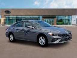 Hyundai Elantra SE Sedan 2026
