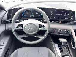 Hyundai Elantra SE Sedan 2026