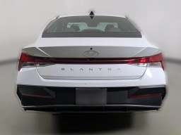 Hyundai Elantra SE IVT 2026