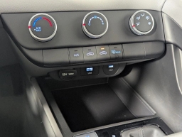 Hyundai Elantra SE IVT 2026