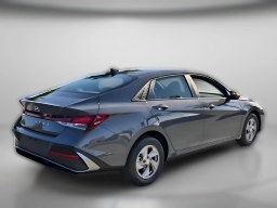 Hyundai Elantra SE Sedan 2026