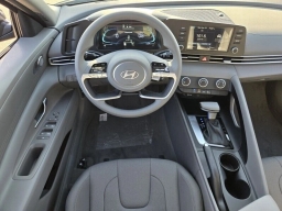 Hyundai Elantra SE Sedan 2026