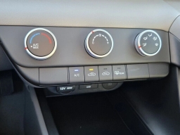 Hyundai Elantra SE Sedan 2026