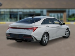 Hyundai Elantra SE Sedan 2026